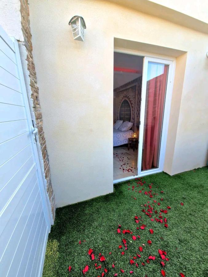Suite Jaccuzzi En Camargue Port-Saint-Louis-du-Rhône Eksteriør billede
