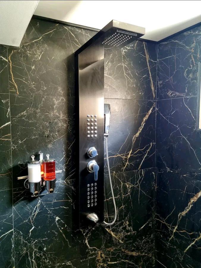 Suite Jaccuzzi En Camargue Port-Saint-Louis-du-Rhône Eksteriør billede
